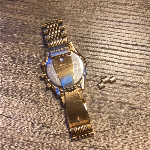 Michael Kors Watch - Picture 4 of 4